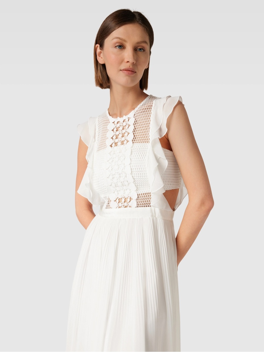 APART Glamour White Pleated Maxi Dress | US 6